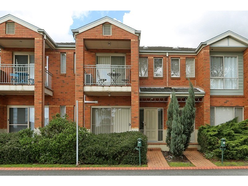 4 St Laurent Rise, Knoxfield VIC 3180