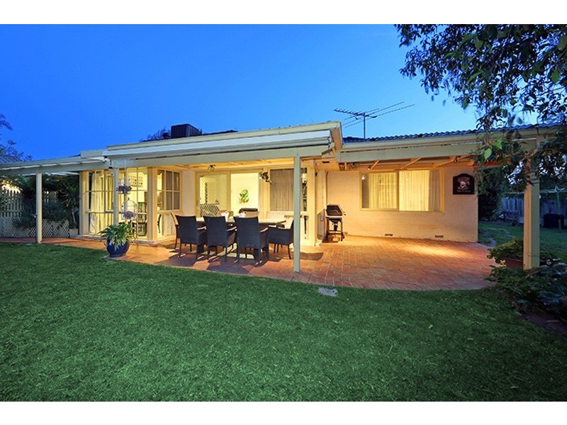8 Morton Place, Rowville VIC 3178
