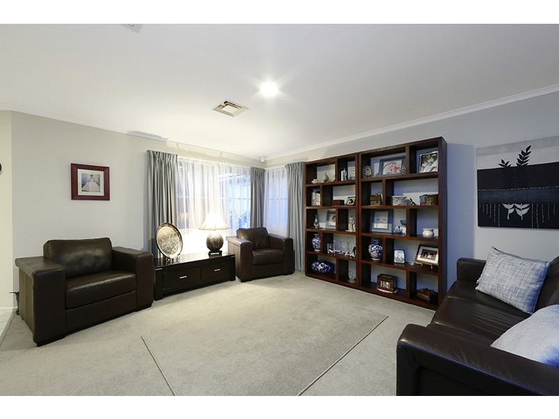 8 Morton Place, Rowville VIC 3178