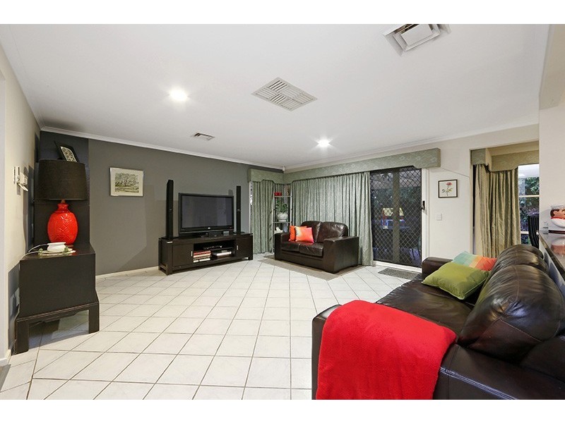 8 Morton Place, Rowville VIC 3178