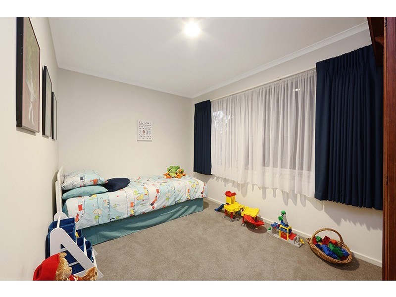 8 Morton Place, Rowville VIC 3178