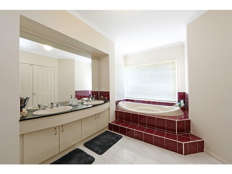 12 Harry Nance Close, Lysterfield VIC 3156