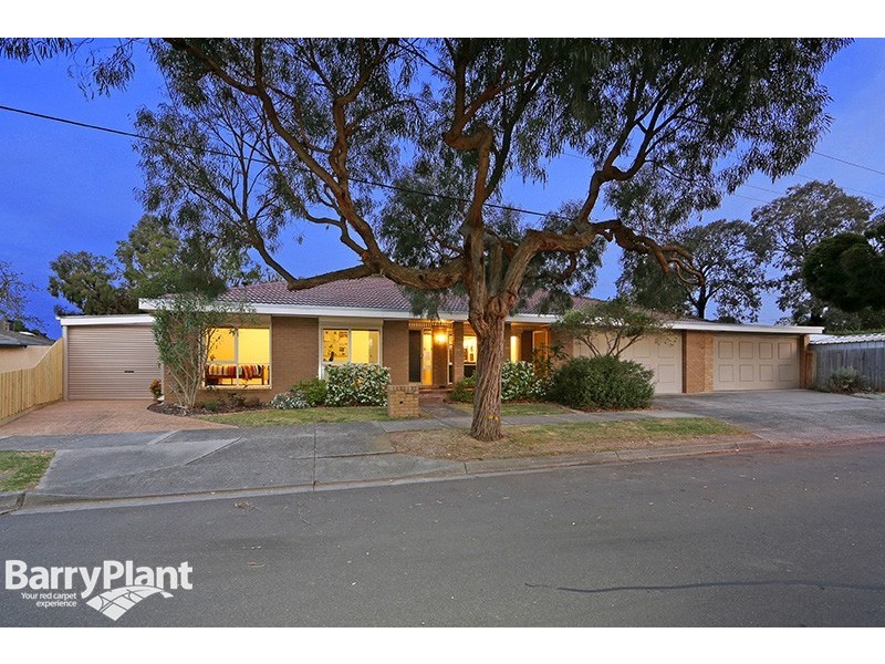 2 Foster Crescent, Knoxfield VIC 3180