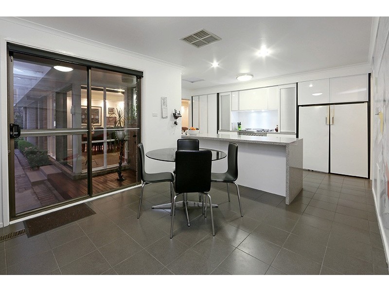 2 Foster Crescent, Knoxfield VIC 3180