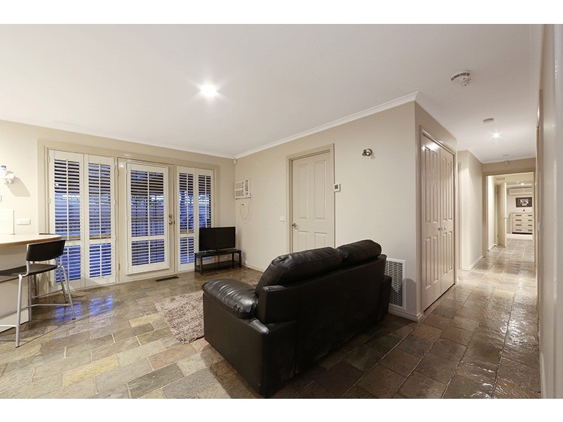 7 Yarraburn Grove, Scoresby VIC 3179