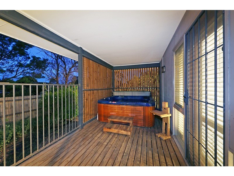 7 Yarraburn Grove, Scoresby VIC 3179