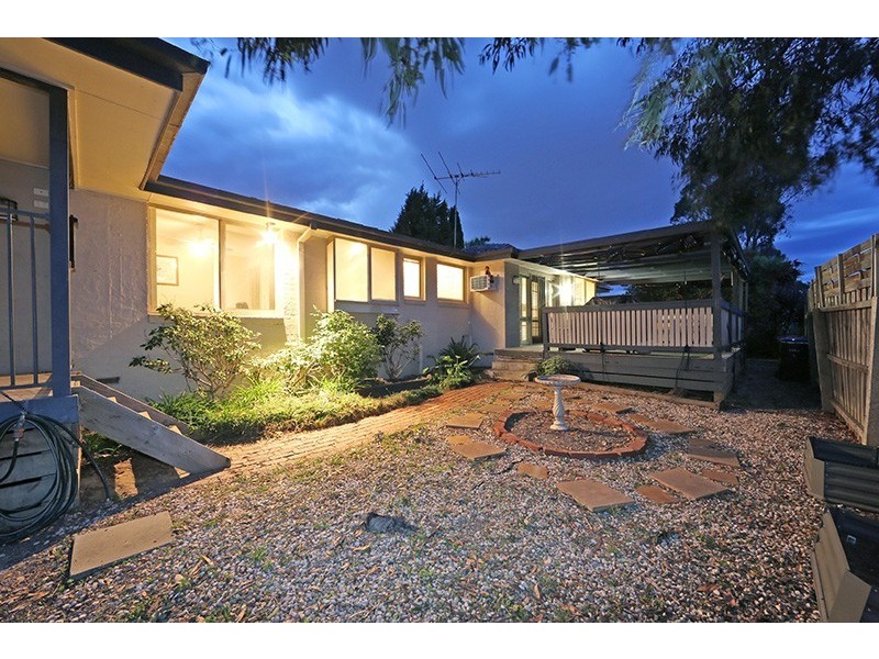 7 Yarraburn Grove, Scoresby VIC 3179