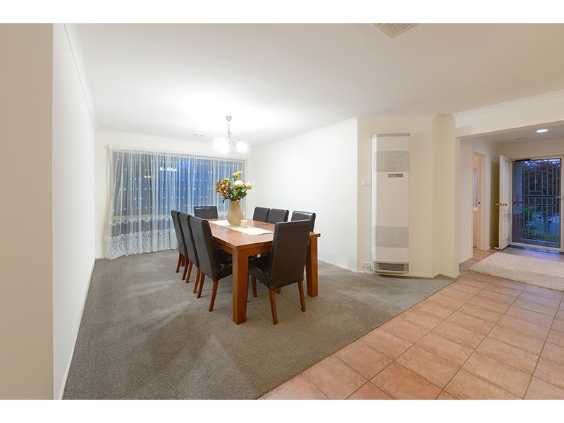 16 Mayfair Drive, Ferntree Gully VIC 3156