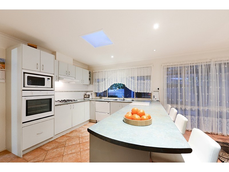 16 Mayfair Drive, Ferntree Gully VIC 3156