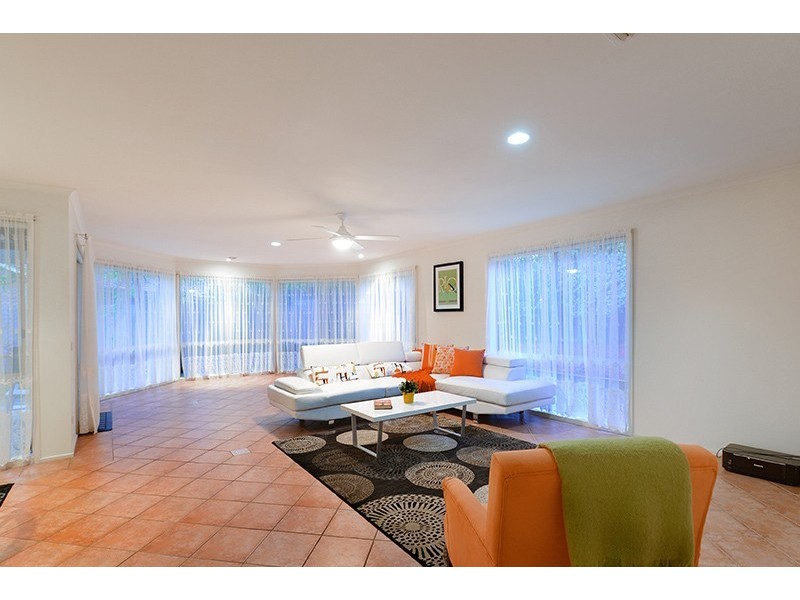 16 Mayfair Drive, Ferntree Gully VIC 3156