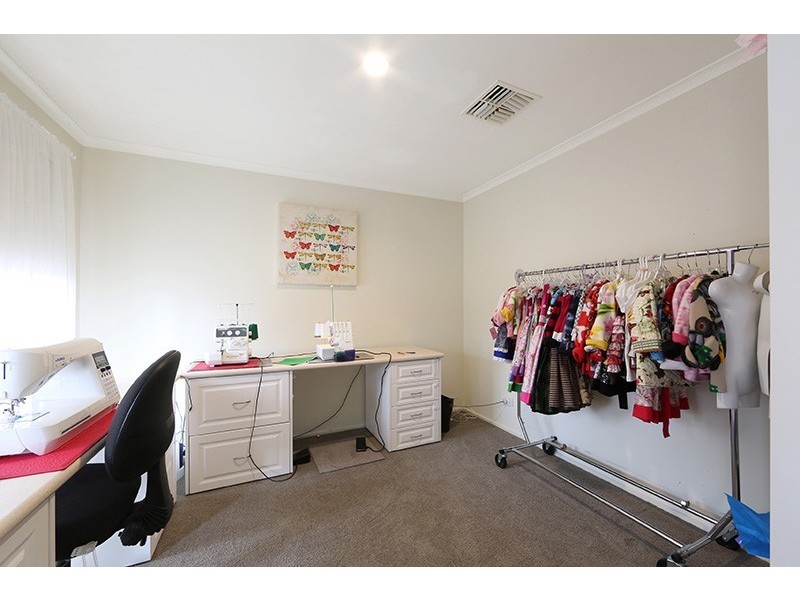 16 Mayfair Drive, Ferntree Gully VIC 3156