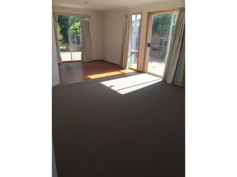 16 Hampshire Court, Rowville VIC 3178