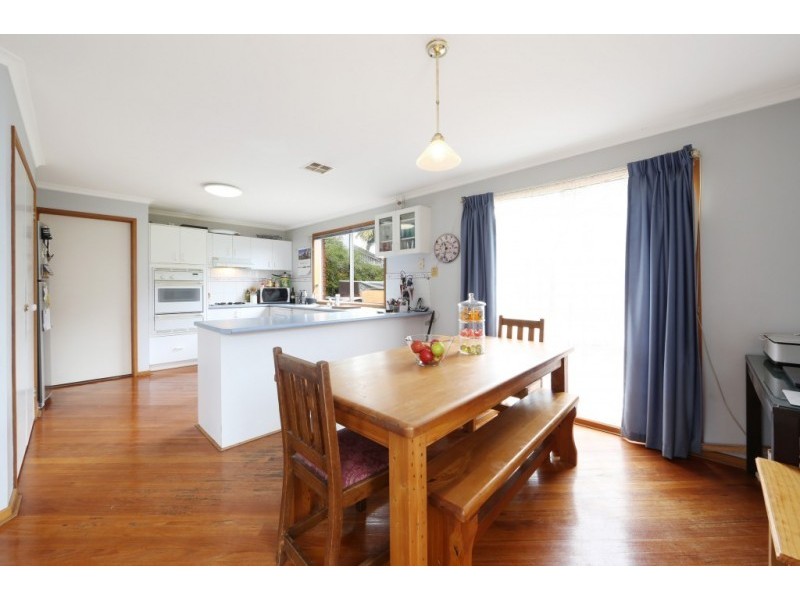 16 Hampshire Court, Rowville VIC 3178