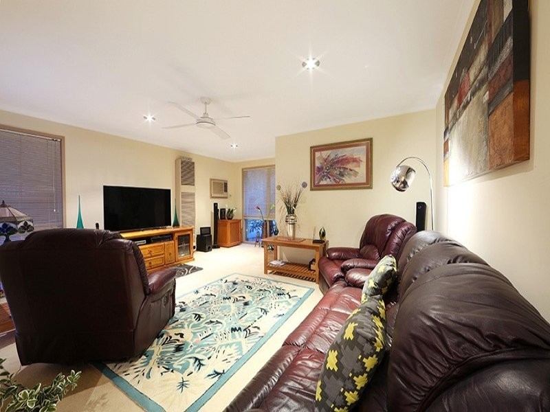 30 Eildon Parade, Rowville VIC 3178