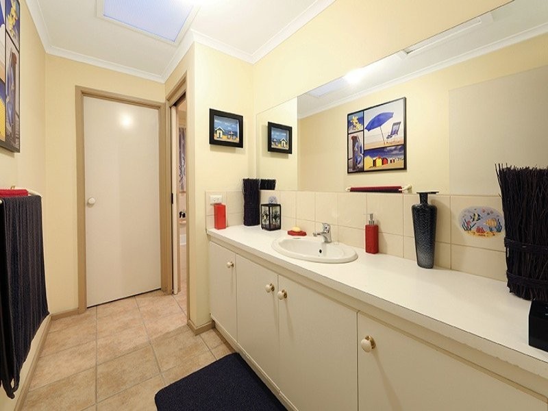 30 Eildon Parade, Rowville VIC 3178