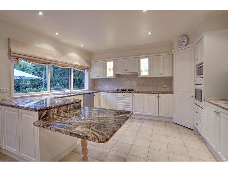 14 Wakley Crescent, Wantirna South VIC 3152