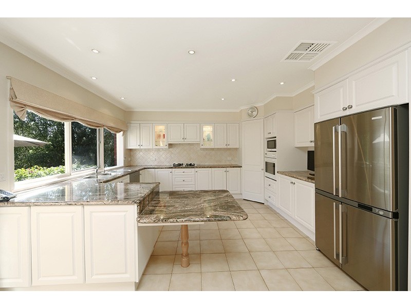 14 Wakley Crescent, Wantirna South VIC 3152