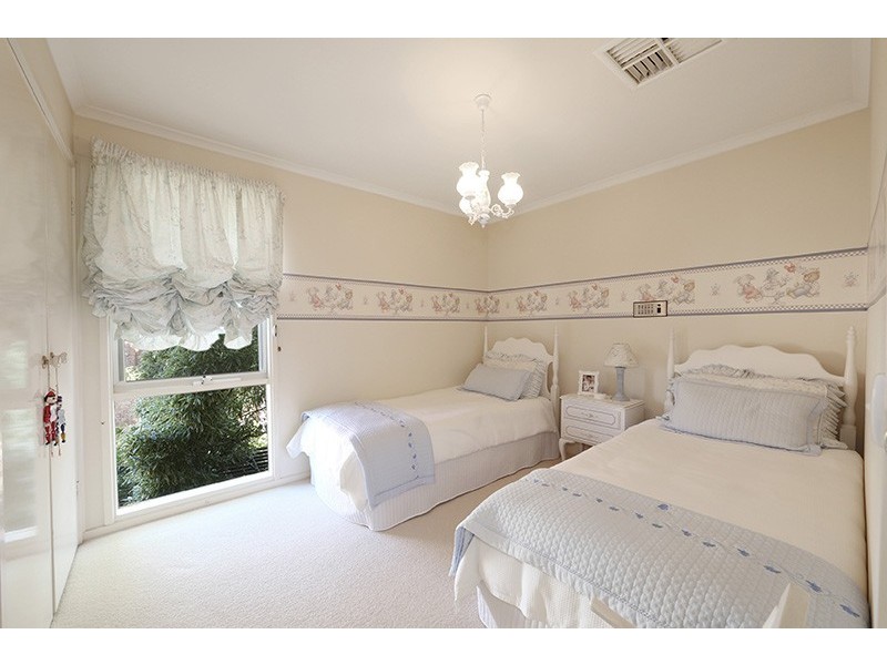 14 Wakley Crescent, Wantirna South VIC 3152