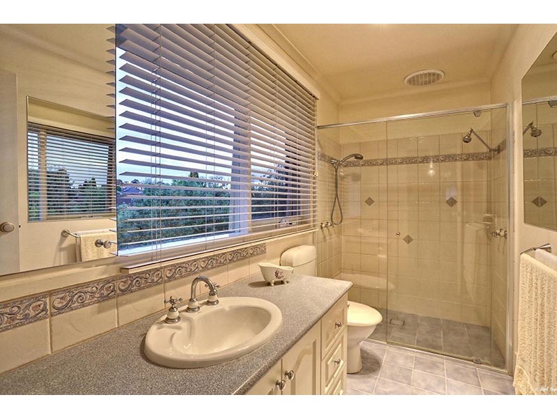 14 Wakley Crescent, Wantirna South VIC 3152