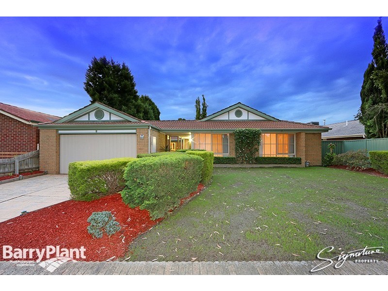 32 Bridgewater Way, Rowville VIC 3178