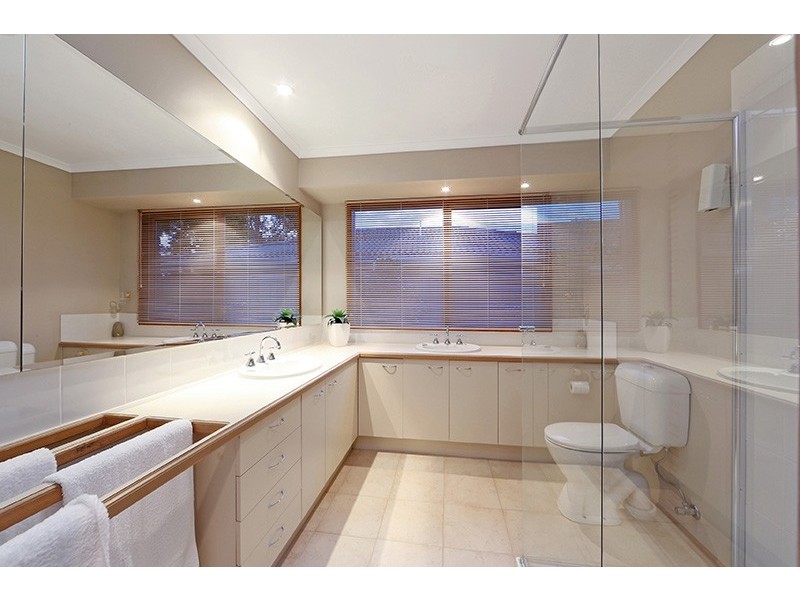 32 Bridgewater Way, Rowville VIC 3178