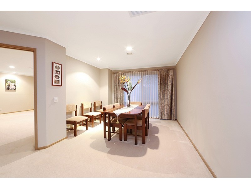 32 Bridgewater Way, Rowville VIC 3178