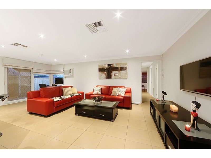 17 Lakesfield Drive, Lysterfield VIC 3156