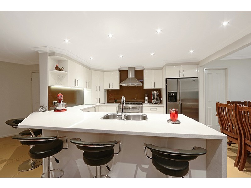 17 Lakesfield Drive, Lysterfield VIC 3156