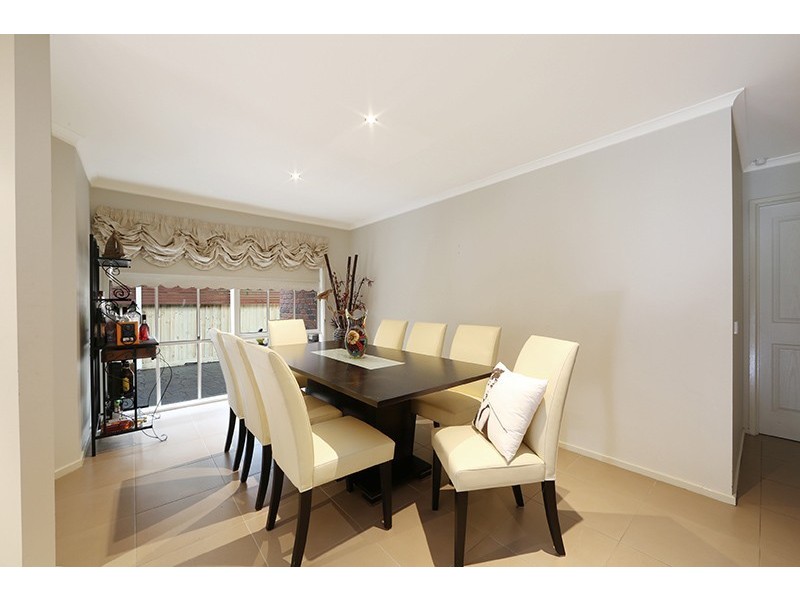 17 Lakesfield Drive, Lysterfield VIC 3156