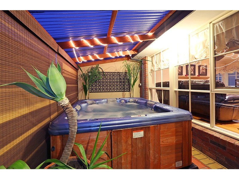 17 Lakesfield Drive, Lysterfield VIC 3156