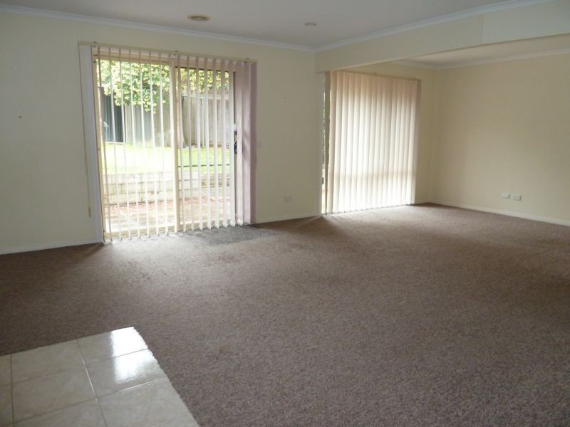 49 Stamford Crescent, Rowville VIC 3178