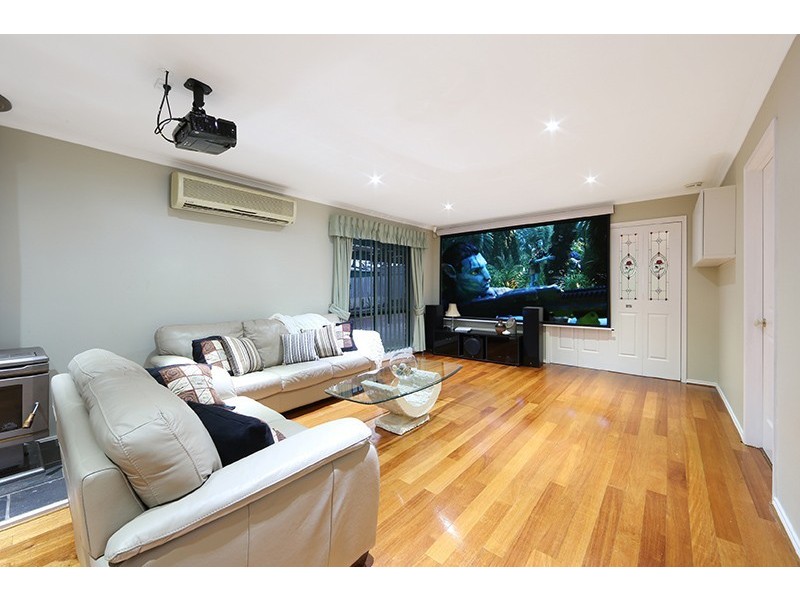 16 Finsbury Close, Rowville VIC 3178