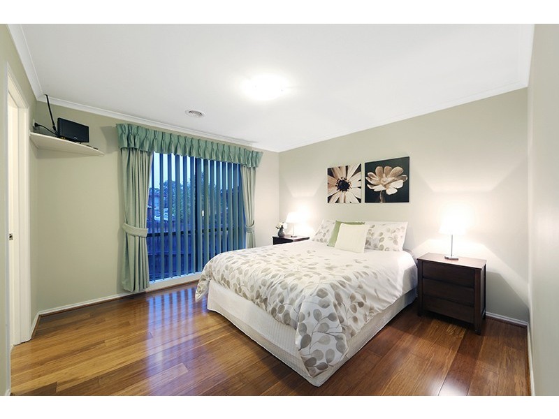 16 Finsbury Close, Rowville VIC 3178