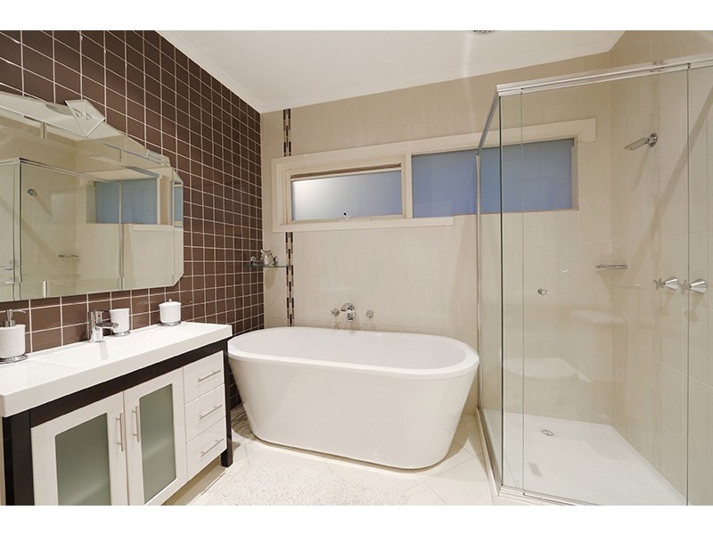 5 Holstein Court, Rowville VIC 3178