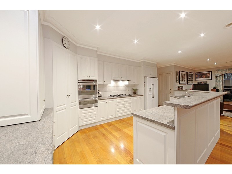 2 Claremont Way, Lysterfield VIC 3156