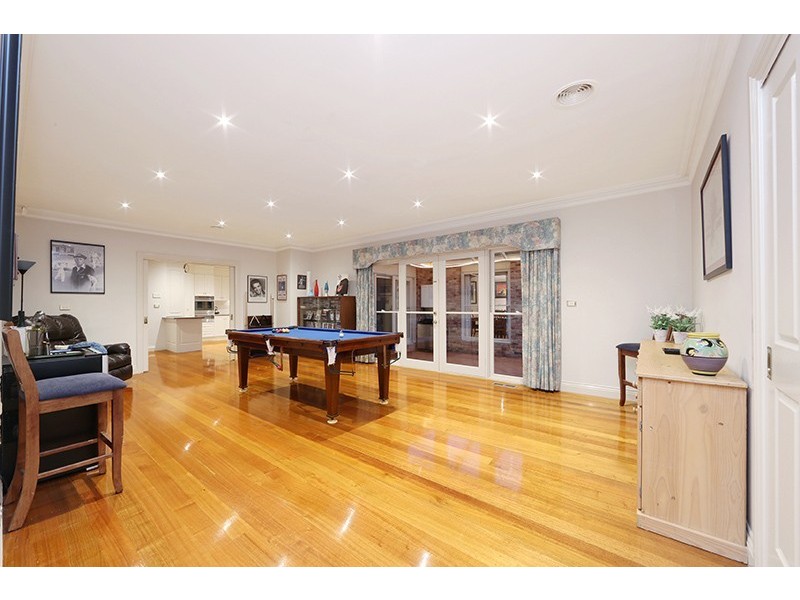 2 Claremont Way, Lysterfield VIC 3156