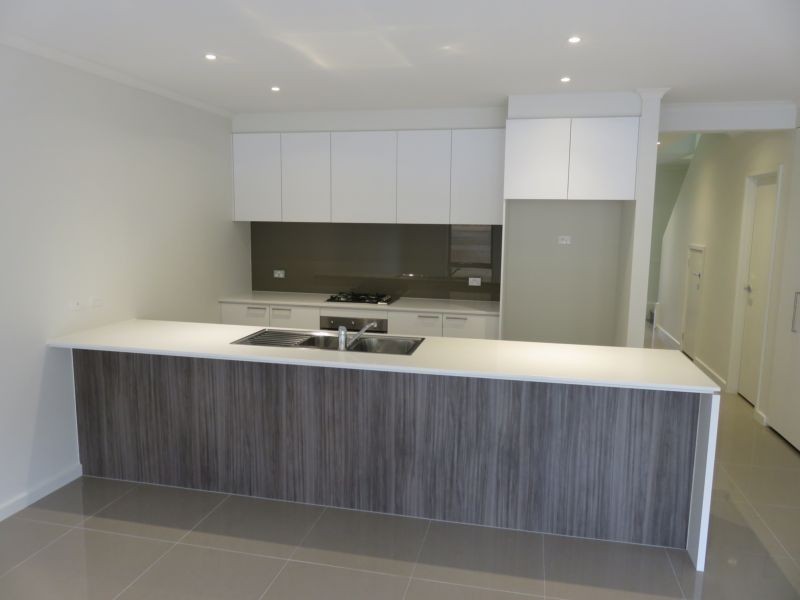 14 Flora Grove, Wantirna South VIC 3152