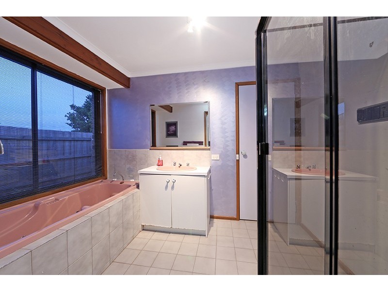 13 Trevena Close, Rowville VIC 3178