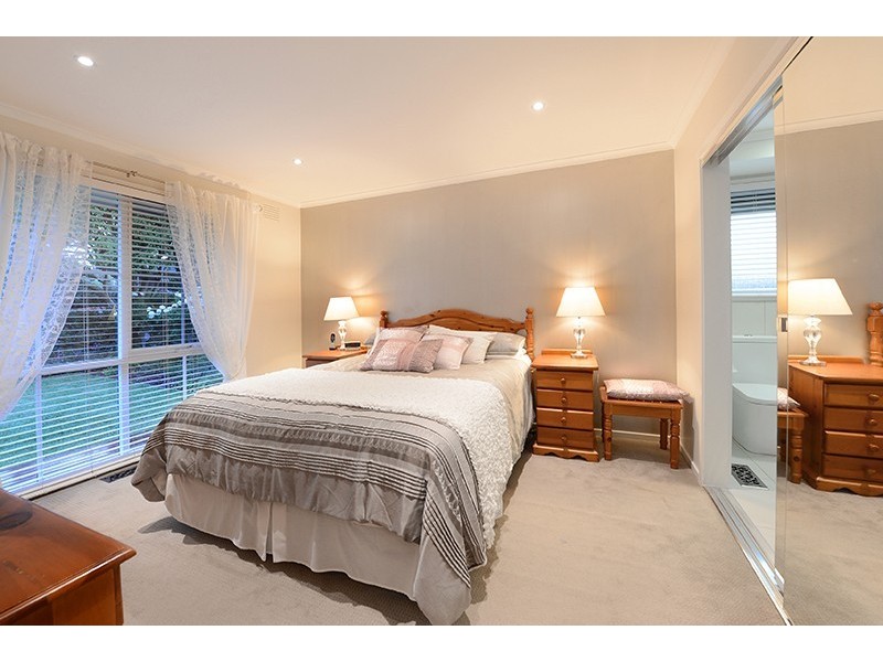 4 Kedleston Way, Rowville VIC 3178