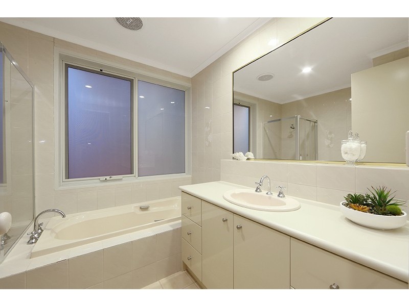 4 Hudson Place, Rowville VIC 3178