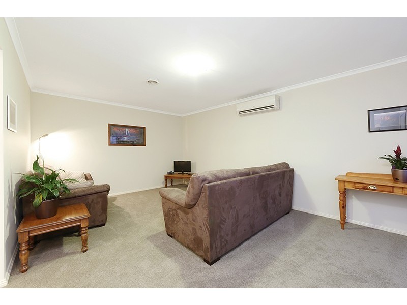 2/121 Murrindal Drive, Rowville VIC 3178