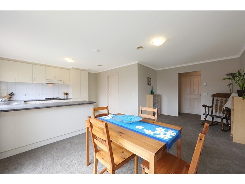 2/121 Murrindal Drive, Rowville VIC 3178