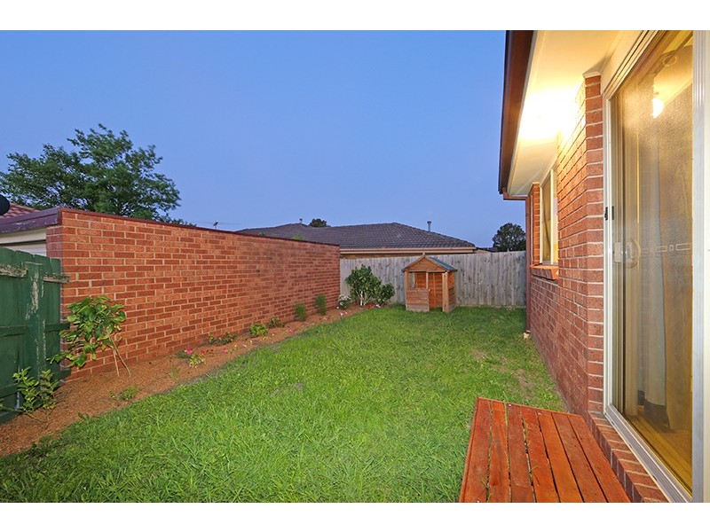 2/121 Murrindal Drive, Rowville VIC 3178