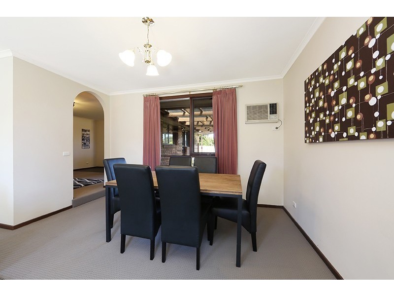 15 Prior Court, Rowville VIC 3178