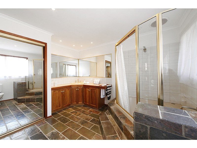 12 Fromelles Court, Wantirna South VIC 3152