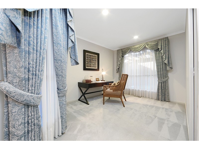 35 Dandelion Drive, Rowville VIC 3178