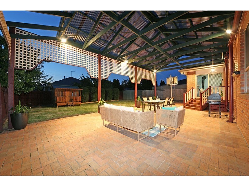 35 Dandelion Drive, Rowville VIC 3178