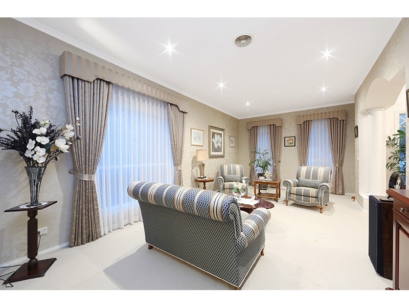 52 Pitfield Crescent, Rowville VIC 3178