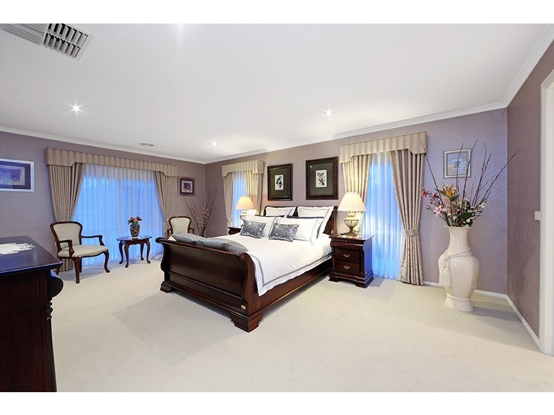 52 Pitfield Crescent, Rowville VIC 3178