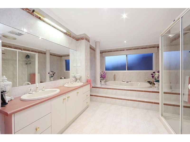 52 Pitfield Crescent, Rowville VIC 3178